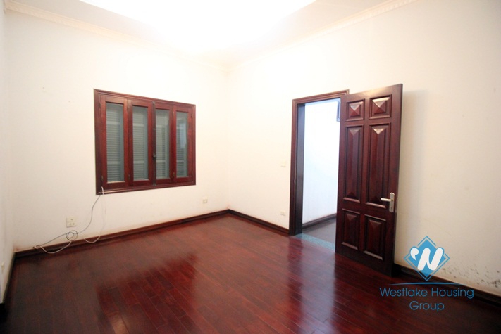 Lakeside house for rent in Trich Sai, Tay Ho, Ha Noi